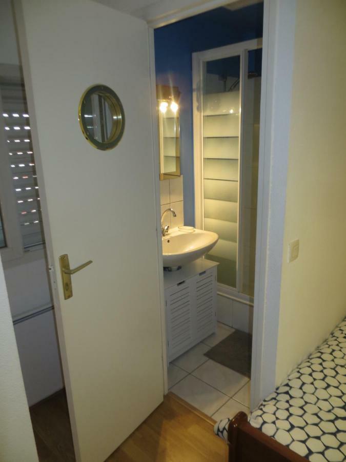 Residence Biak Bat 西布勒 外观 照片